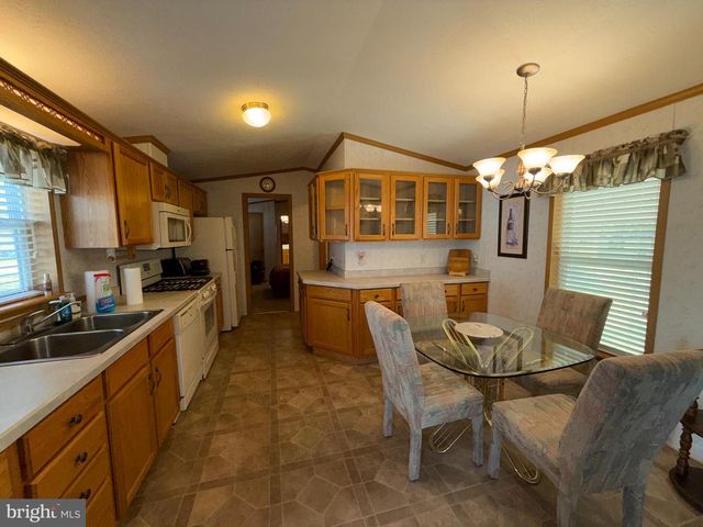 21 DOGWOOD W, Tabernacle, NJ 08088