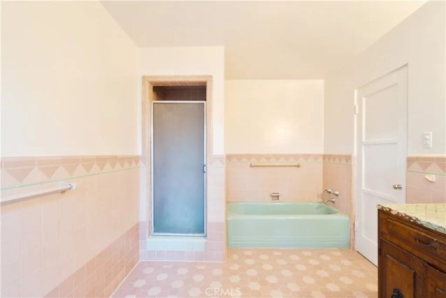 1968 N Wilton, Los Angeles, CA 90068
