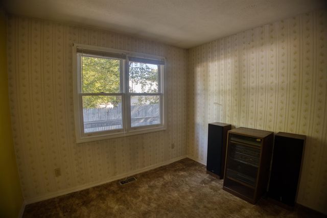 10 Dore Street, Ossipee, NH 03814