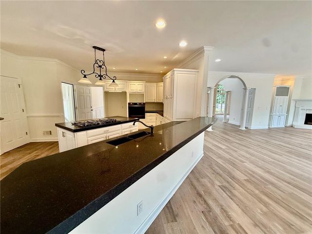 5756 Brookstone Walk NW, Acworth, GA 30101