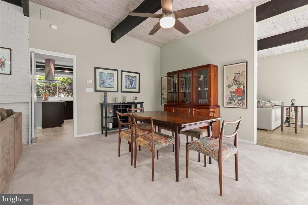 Image 18 of property listing at 5 STONE HOLLOW CT, Baltimore, MD 21208