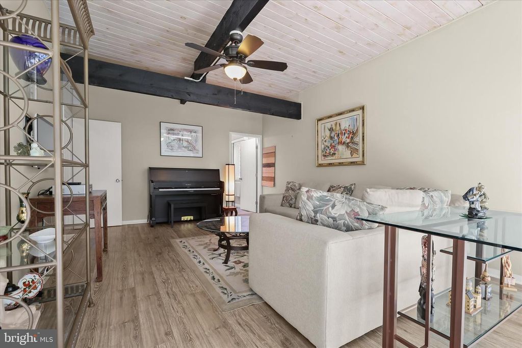Image 22 of property listing at 5 STONE HOLLOW CT, Baltimore, MD 21208