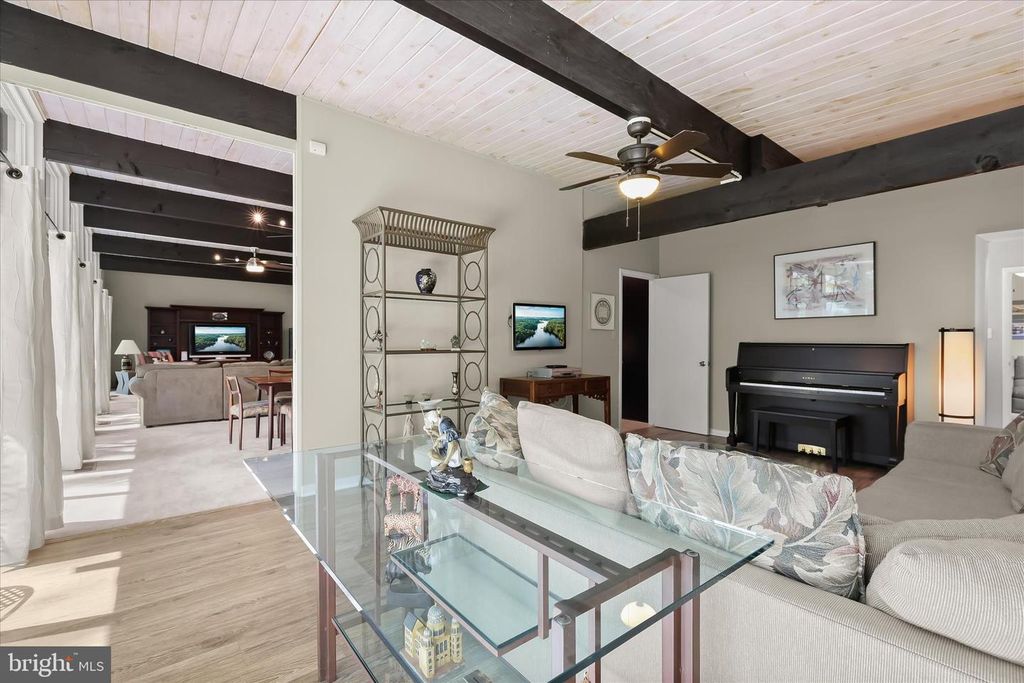 Image 24 of property listing at 5 STONE HOLLOW CT, Baltimore, MD 21208