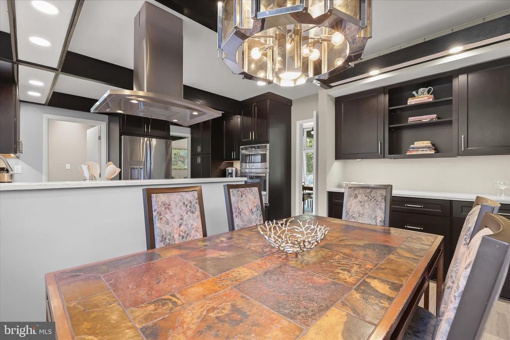 Image 26 of property listing at 5 STONE HOLLOW CT, Baltimore, MD 21208