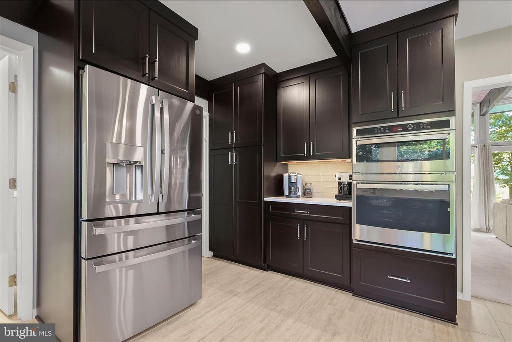 Image 33 of property listing at 5 STONE HOLLOW CT, Baltimore, MD 21208