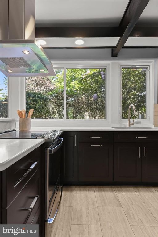Image 34 of property listing at 5 STONE HOLLOW CT, Baltimore, MD 21208