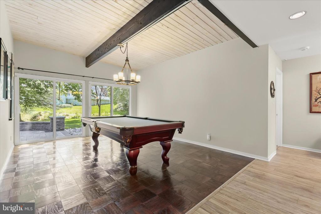 Image 36 of property listing at 5 STONE HOLLOW CT, Baltimore, MD 21208