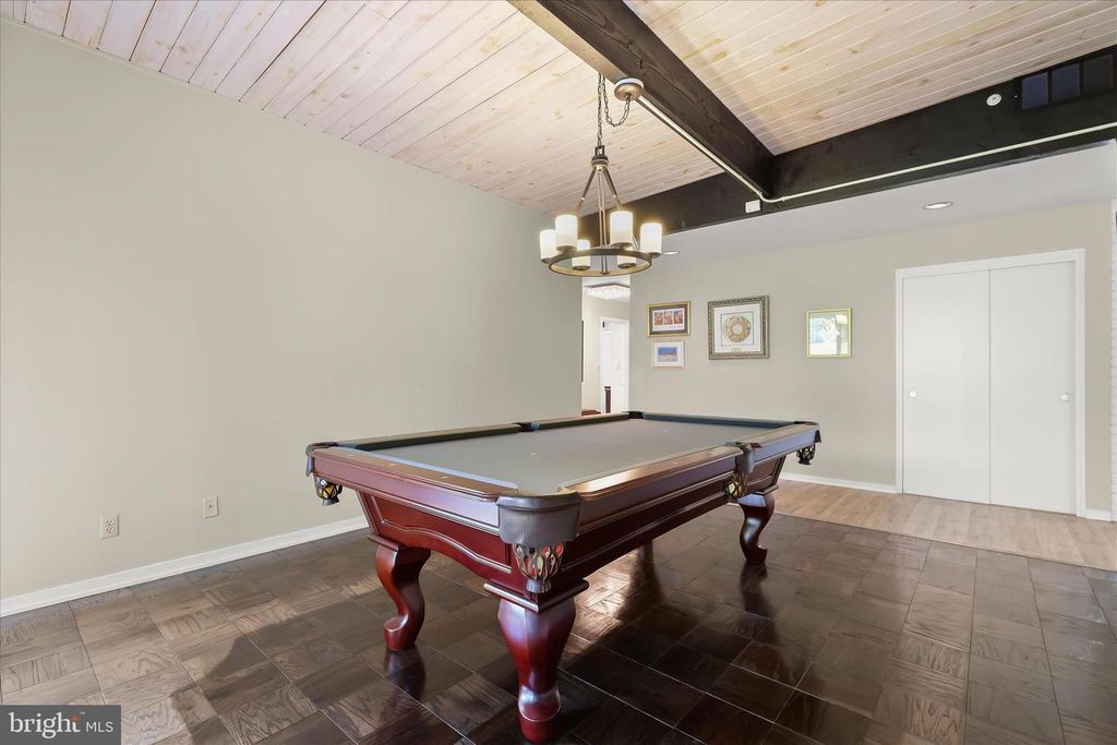 Image 37 of property listing at 5 STONE HOLLOW CT, Baltimore, MD 21208
