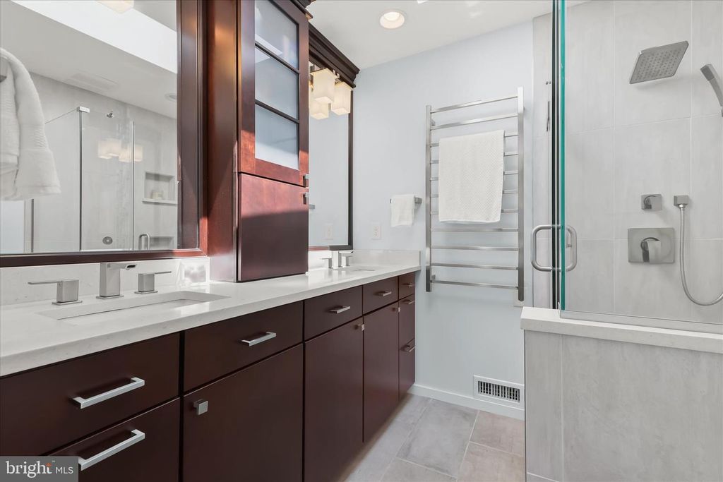 Image 43 of property listing at 5 STONE HOLLOW CT, Baltimore, MD 21208
