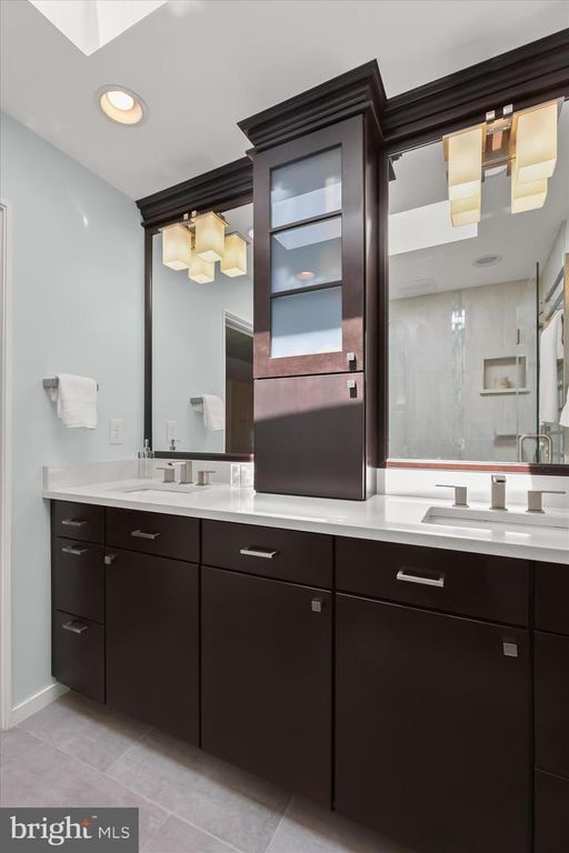 Image 44 of property listing at 5 STONE HOLLOW CT, Baltimore, MD 21208