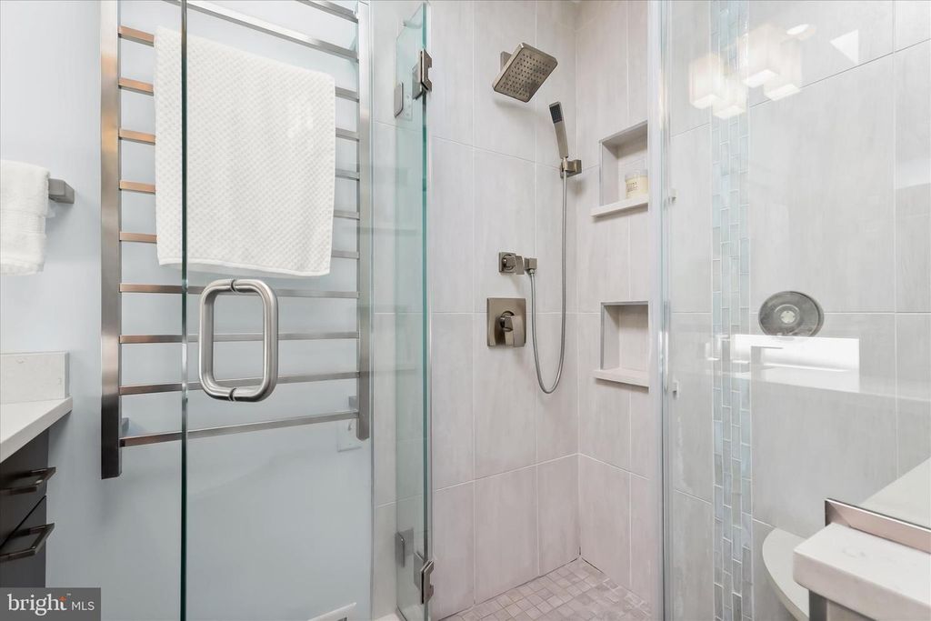 Image 45 of property listing at 5 STONE HOLLOW CT, Baltimore, MD 21208