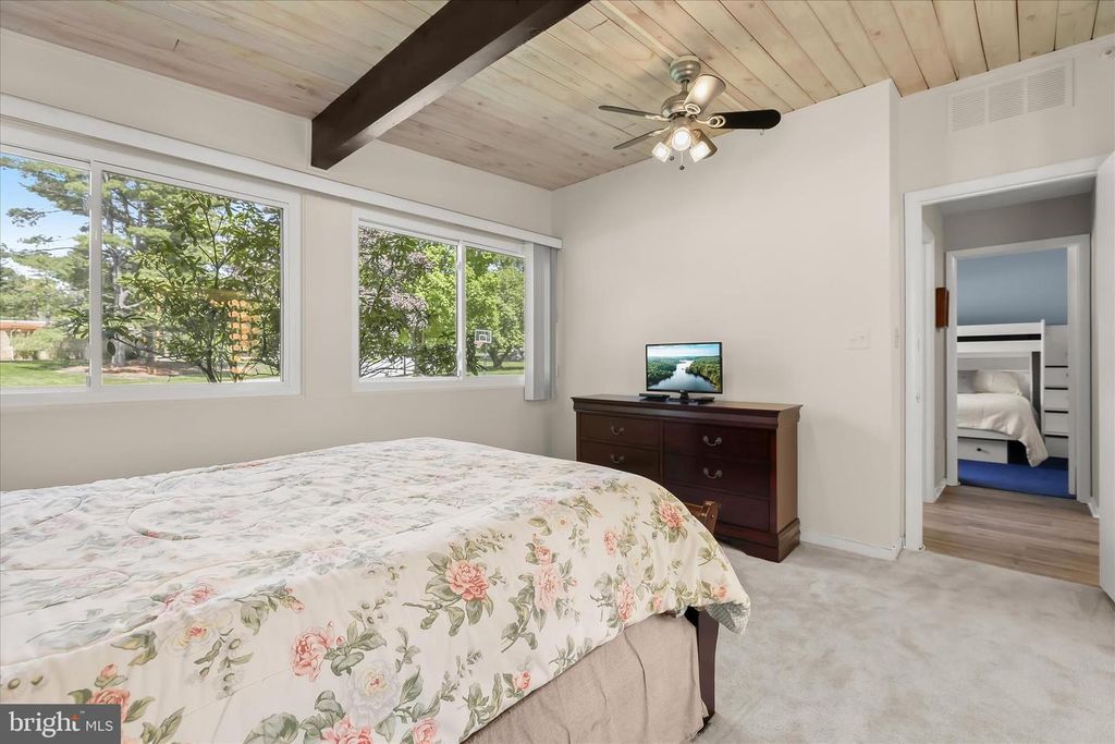 Image 49 of property listing at 5 STONE HOLLOW CT, Baltimore, MD 21208