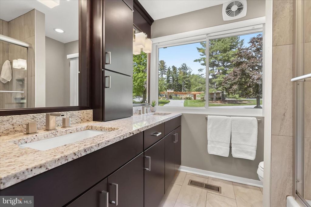 Image 50 of property listing at 5 STONE HOLLOW CT, Baltimore, MD 21208