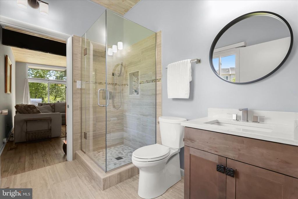 Image 54 of property listing at 5 STONE HOLLOW CT, Baltimore, MD 21208