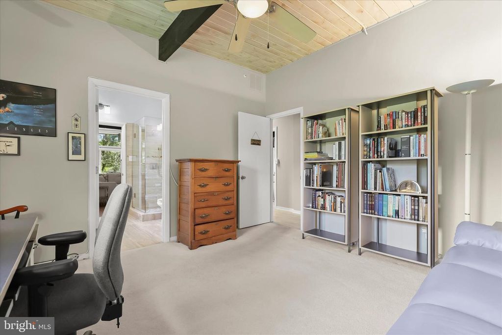 Image 58 of property listing at 5 STONE HOLLOW CT, Baltimore, MD 21208