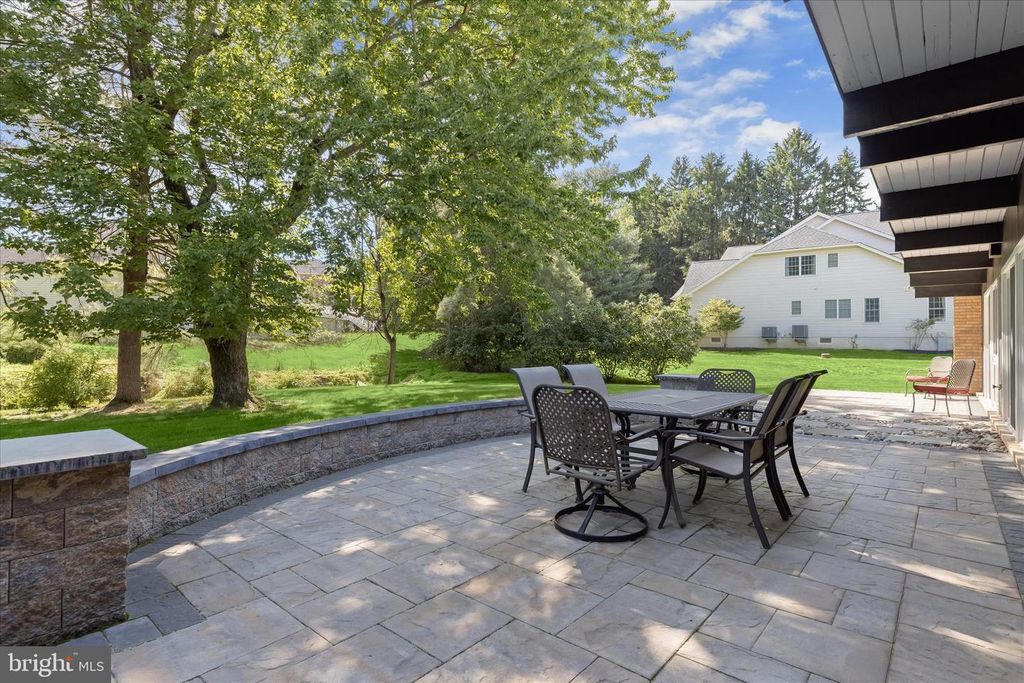 Image 64 of property listing at 5 STONE HOLLOW CT, Baltimore, MD 21208
