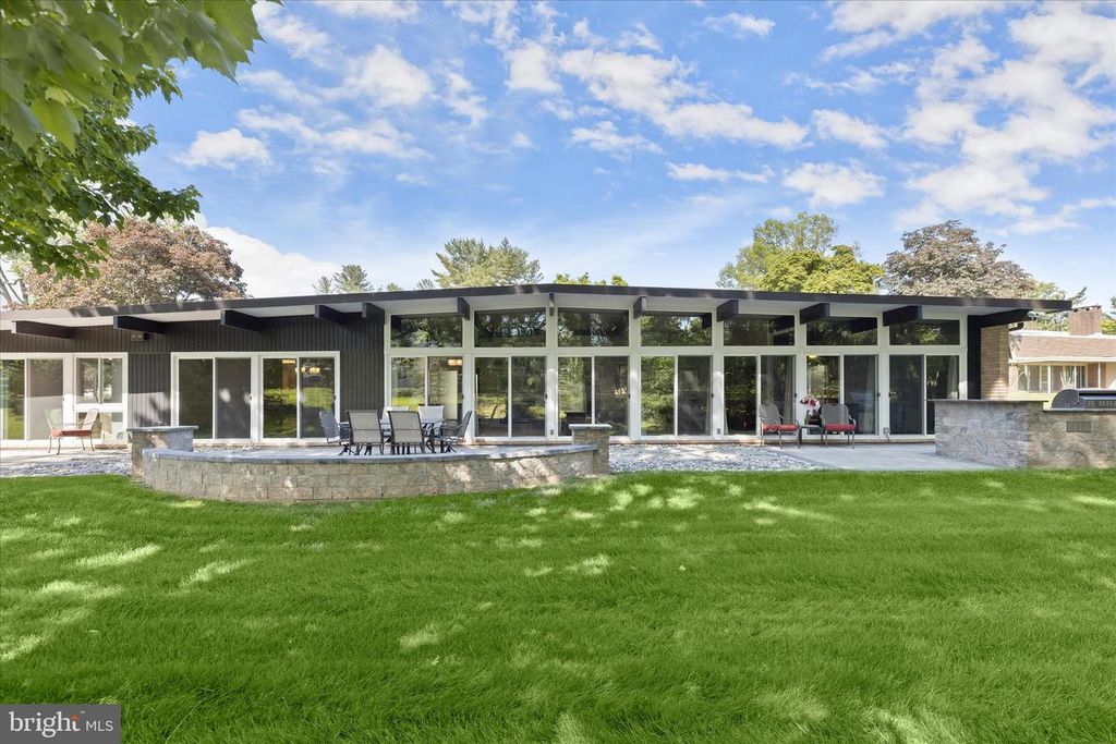 Image 66 of property listing at 5 STONE HOLLOW CT, Baltimore, MD 21208