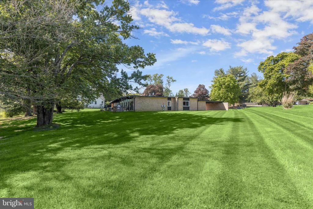 Image 69 of property listing at 5 STONE HOLLOW CT, Baltimore, MD 21208