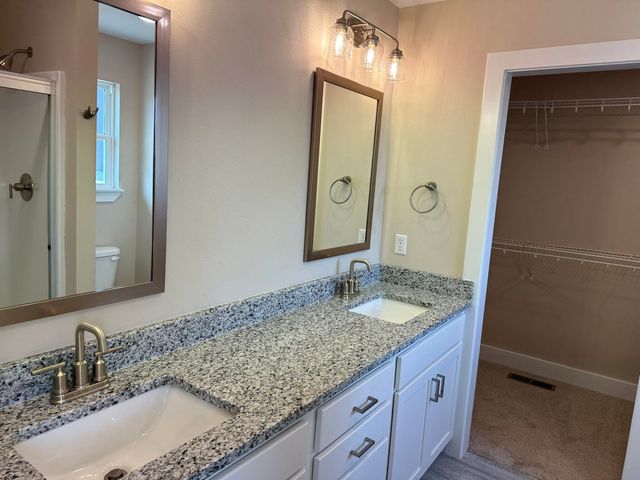 1271 N Maxine Avenue, Nixa, MO 65714