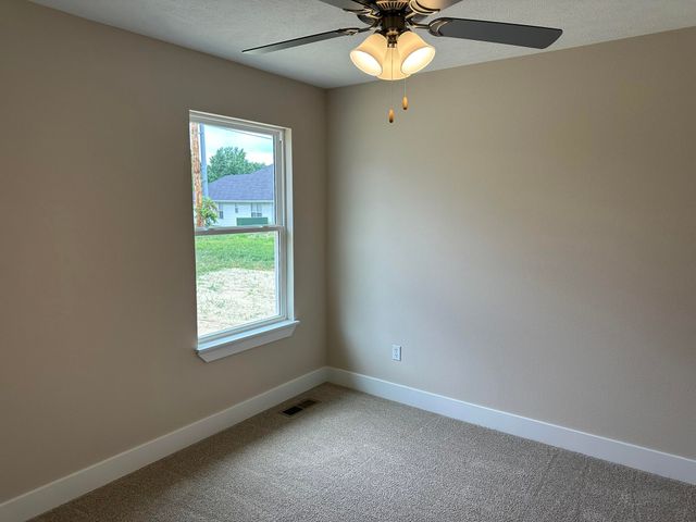 1271 N Maxine Avenue, Nixa, MO 65714