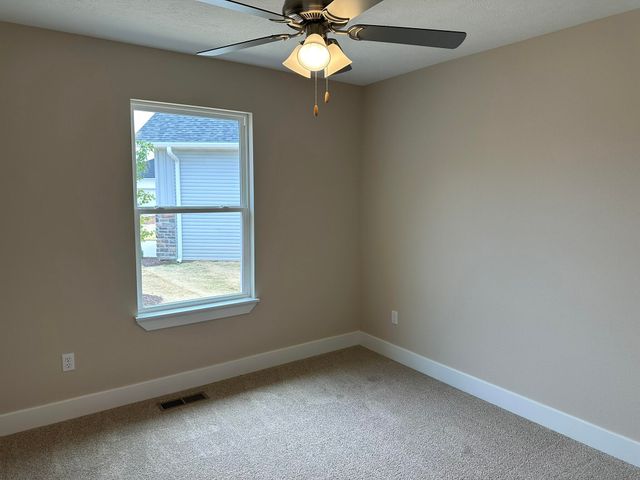 1271 N Maxine Avenue, Nixa, MO 65714