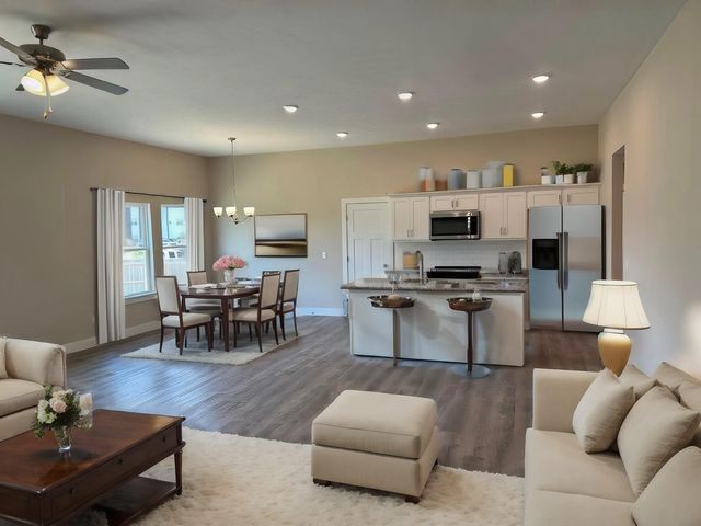 1271 N Maxine Avenue, Nixa, MO 65714