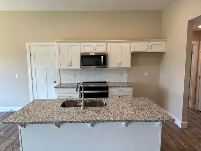 1271 N Maxine Avenue, Nixa, MO 65714