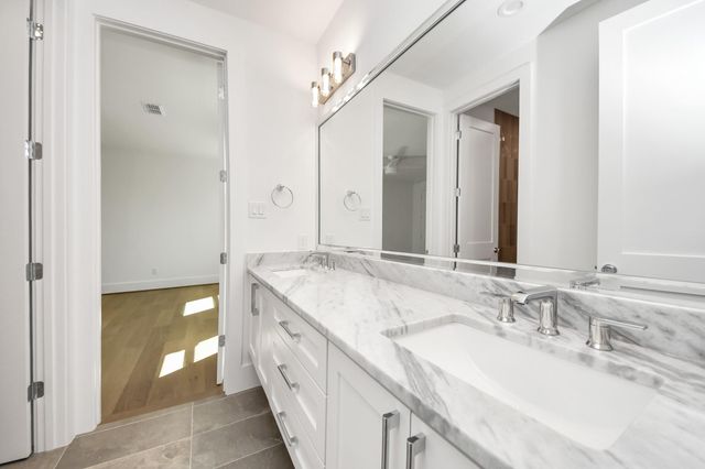 1623 Viking Drive, Houston, TX 77018