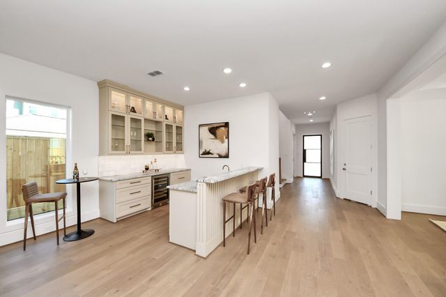 1623 Viking Drive, Houston, TX 77018