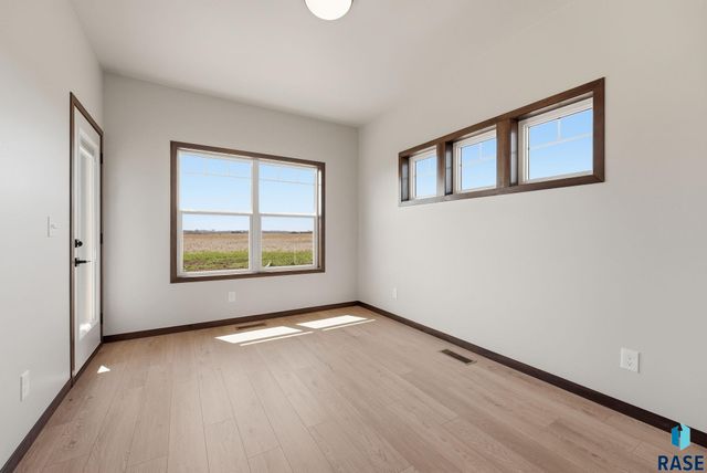 2417 E Gunnar St Street, Brandon, SD 57005
