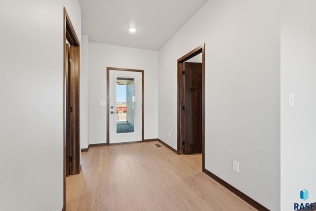 2417 E Gunnar St Street, Brandon, SD 57005