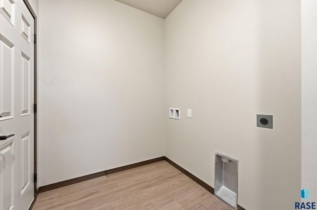 2417 E Gunnar St Street, Brandon, SD 57005