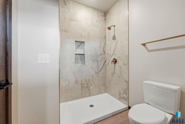 2417 E Gunnar St Street, Brandon, SD 57005