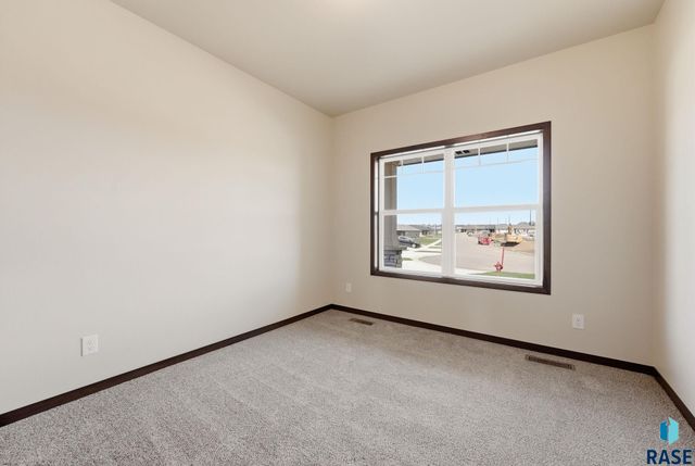 2417 E Gunnar St Street, Brandon, SD 57005