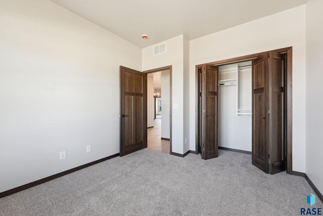 2417 E Gunnar St Street, Brandon, SD 57005