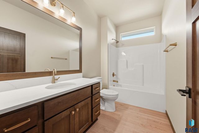 2417 E Gunnar St Street, Brandon, SD 57005