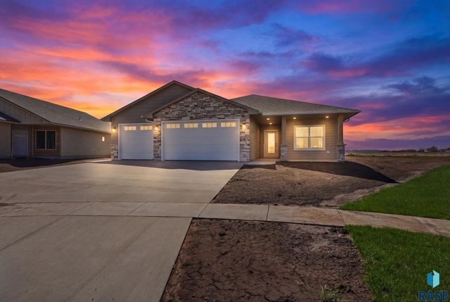 2417 E Gunnar St Street, Brandon, SD 57005