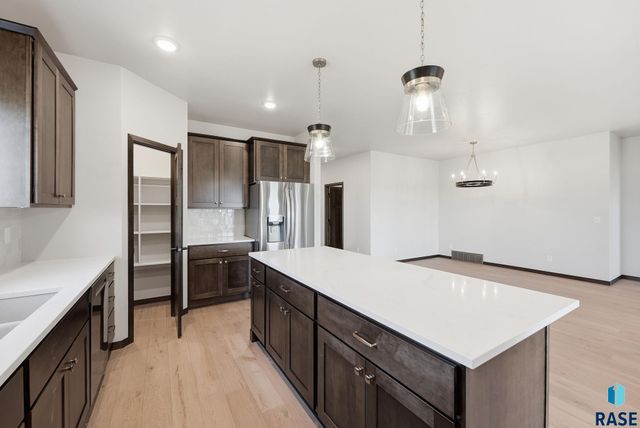 2417 E Gunnar St Street, Brandon, SD 57005