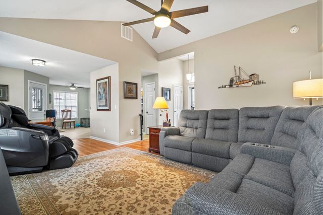 608 Stoney Burn Ln., Myrtle Beach, SC 29579