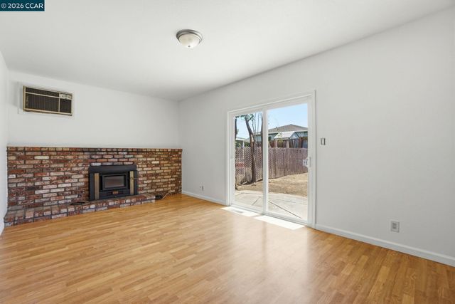 1424 Yosemite Dr, Antioch, CA 94509