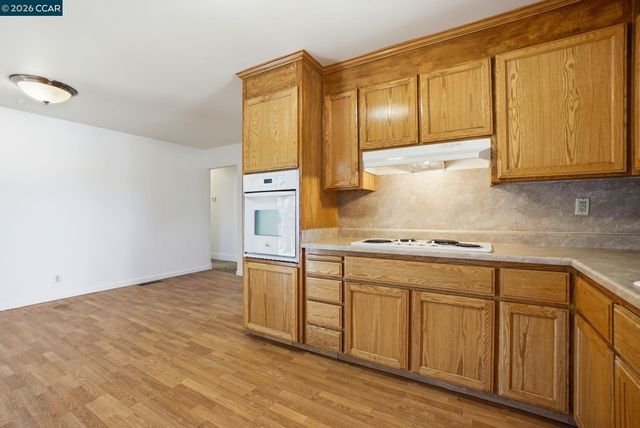 1424 Yosemite Dr, Antioch, CA 94509