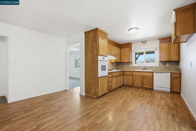1424 Yosemite Dr, Antioch, CA 94509