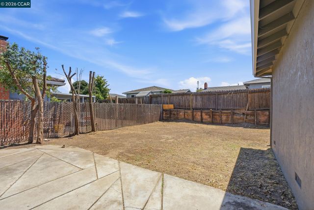 1424 Yosemite Dr, Antioch, CA 94509