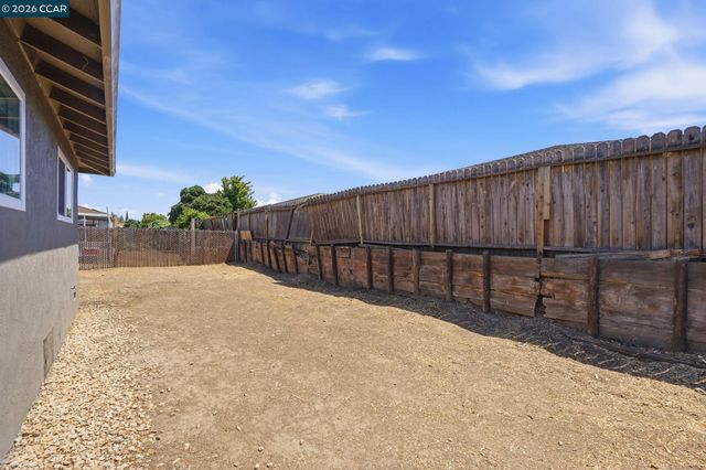 1424 Yosemite Dr, Antioch, CA 94509