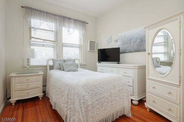 911 W Henry St, Linden City, NJ 07036
