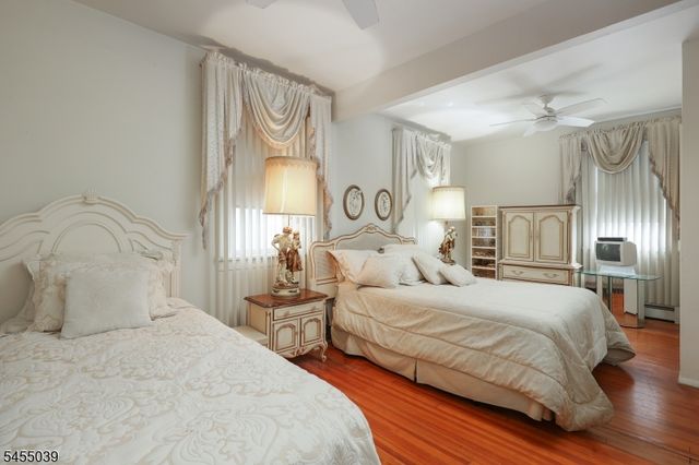 911 W Henry St, Linden City, NJ 07036