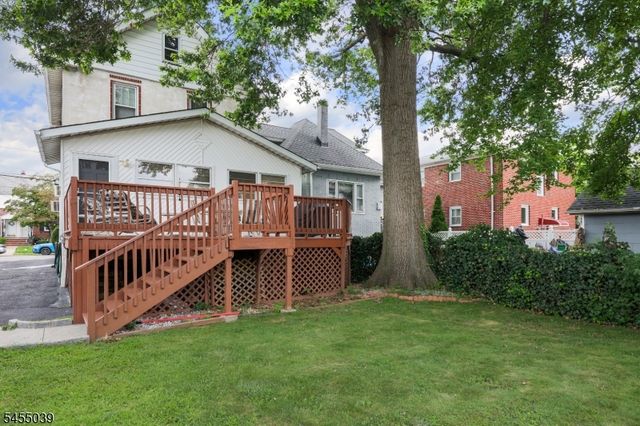 911 W Henry St, Linden City, NJ 07036