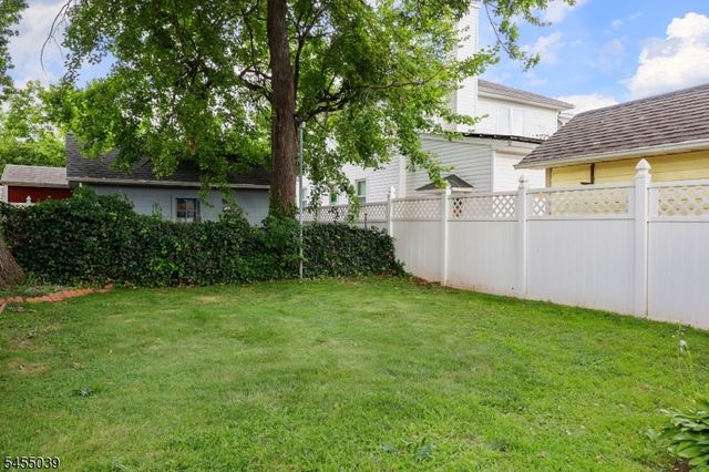 911 W Henry St, Linden City, NJ 07036