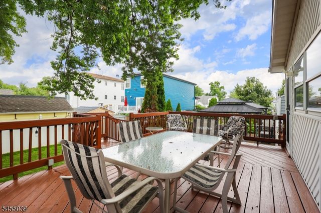 911 W Henry St, Linden City, NJ 07036