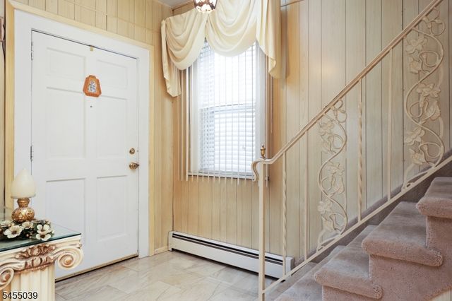 911 W Henry St, Linden City, NJ 07036